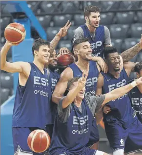  ?? Foto: EFE ?? Los jugadores de la selección española que ganaron el Eurobasket 2022