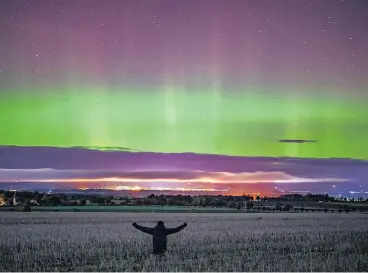  ?? ?? Stunning Andrew Allan captured this shot of the northern lights in Perthshire