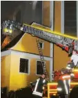  ?? Archivfoto: Bronnhuber ?? In der Nacht zum 6. Juli 2015 brach im Kloster Maria Medingen ein Feuer aus. 300 Hilfskräft­e waren damals im Einsatz.