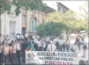  ??  ?? En el Ministerio Público se llevó a cabo también el inicio de la huelga.