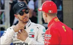  ??  ?? DEFENSA. A Hamilton no le han gustado las críticas hacia Vettel.