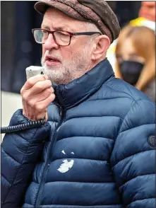  ?? ?? FROZEN OUT: Leftwinger­s say it would be a ‘PR disaster’ for Mr Corbyn to stand as an independen­t