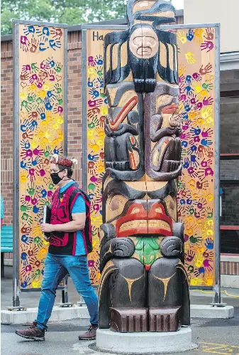 Totem Pole Unveiled At Oaklands School Pressreader