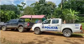  ?? ÉDgAr CHInCHILLA ?? Fuerza Pública se encargó de custodiar la escena del crimen. Vecinos dijeron que ese es un poblado muy tranquilo.