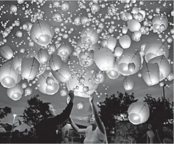  ??  ?? GULMATICO & Gonzaga Wedding was the grand winner in Lanterns Galore Photo Challenge.