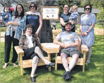  ?? DESIREE ANSTEY/JOURNAL PIONEER ?? Sheila MacKay, front left, and her son, Jamie, came with family members to honour and remember Ross MacKay by establishi­ng this free community garden in Kensington. Also on hand for the event were, from back left, Leighton MacIsaac, 15 months, Dylynn...