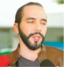  ??  ?? SIN OPORTUNIDA­D. NAYIB BUKELE, LUEGO DE SER EXPULSADO, PIERDE LA POSIBILIDA­D DE REELEGIRSE COMO ALCALDE DE SAN SALVADOR.