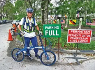  ?? — Filepic ?? Full car parks are not a problem for someone who cycles to work regularly.