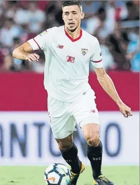  ?? FOTO: GETTY ?? Clément Lenglet saca bien el balón y no se arruga ante gigantes como Lukaku