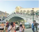  ??  ?? Ponte di Rialto (Most Rialto) Jedan od simbola Venecije, najvažniji most s kojeg se pruža impresivan pogled na grad