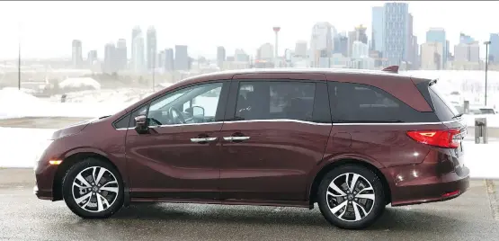  ?? PHOTOS: DARREN MAKOWICHUK ?? Dionne Dillabaugh put a 2018 Honda Odyssey Touring through its paces for a week, which included a spell of snowy Calgary weather.