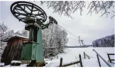  ??  ?? Der Hochberg-skilift steht still – nicht nur wegen Corona, sondern auch, weil der Schnee noch nicht ausreicht.