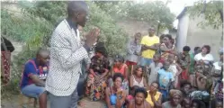  ??  ?? Kapwepwe 25 ward councillor Patrick Salubusa addresses a meeting in his ward