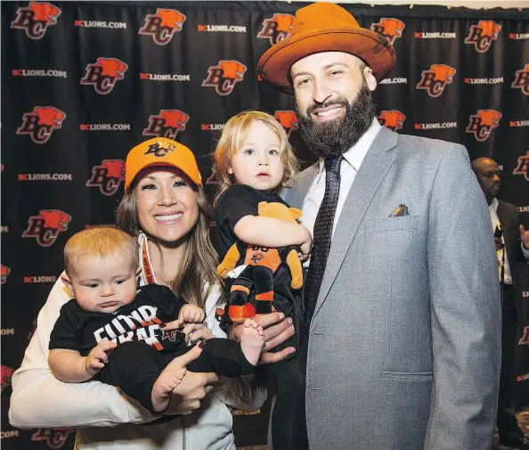  ?? FRANCIS GEORGIAN/PNG ?? Mike Reilly says a Hawaiian vacation with his wife Emily and daughters Cadence and Brooklyn helped him decide to make the move back to the West Coast and rejoin the B.C. Lions after a successful stint in Edmonton with the Eskimos.