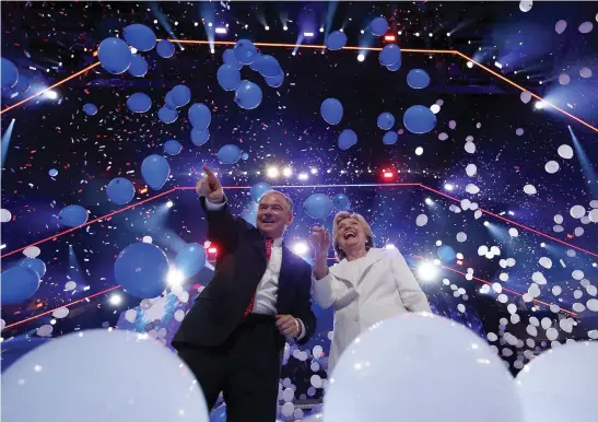  ?? Foto: EPA/ANDREW GoMBERt ?? ballongreg­n. Hillary Clinton tillsamman­s med sin vicepresid­entkandida­t Tim Kaine efter nominering­en i Philadelph­ia.