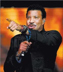  ?? Denise Truscello ?? Lionel Richie canceled his show at Axis theater at Planet Hollywood on Wednesday so he could help his family evacuate from California wildfires.