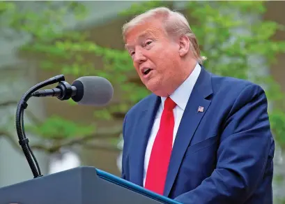  ??  ?? ANUNCIO. Trump, durante una conferenci­a en el Jardín de Rosas de la Casa Blanca.