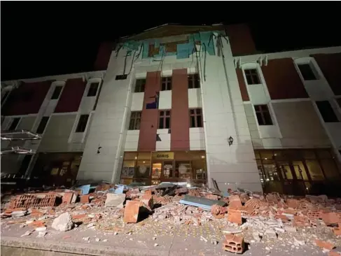  ?? (Anado lu Agency via Getty) ?? A 5.9 - magnitude earthquake jo l ts the western Turkish province of Duzce