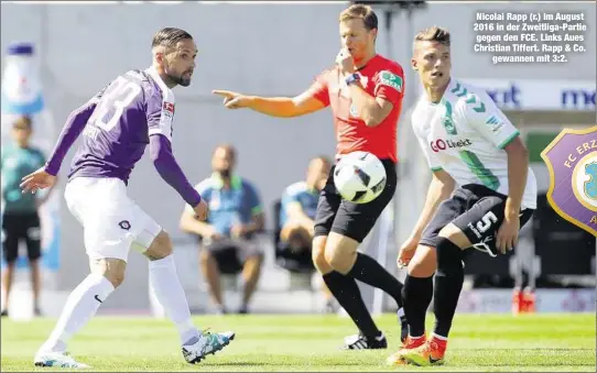  ??  ?? Nicolai Rapp (r.) im August 2016 in der Zweitliga-Partie gegen den FCE. Links Aues Christian Tiffert. Rapp & Co.
gewannen mit 3:2.