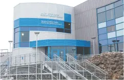  ?? Ema Tranter / THE CANADIAN PRESS ?? Cases being decided at the courthouse in Iqaluit, Nunavut are seeing differing judicial opinions on the
realities of the pandemic in jailing offenders.