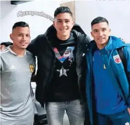  ?? FOTO: CORTESÍA INSTAGRAM ?? Michaell Chirinos se encontró el pasado fin de semana con sus compatriot­as del Aris Salónica, Luis Palma y Edwin Rodríguez.