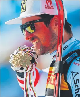  ?? FOTO: GETTY ?? Marcel Hirscher posa junto a las tres medallas logradas en St. Moritz (Suiza)