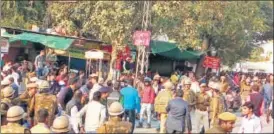  ?? HT PHOTO ?? Protesters clash with police personnel in Udaipur, Rajasthan, on Thursday.