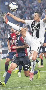  ?? // AFP ?? Cristiano Ronaldo marcó el único tanto ayer de la Juventus que no le sirvió para ganar el partido ante el Genoa