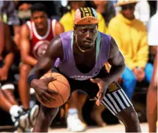  ?? ?? Always bet on Wesley: Snipes holding court in 1992’s White Men Can’t Jump, the Hulu remake of which is coming soon.