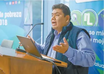  ??  ?? Según un reporte presentado ayer por el Coneval, encabezado por José Nabor Cruz, Coahuila y Nuevo León tienen la mayor proporción de personas que no viven en pobreza.