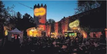  ?? ARCHIVFOTO: MARIUS HARTINGER ?? Der Hirschgrab­en erstrahlte beim Festival in bunten Farben.