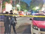  ?? ?? El ataque armado contra los cinco jóvenes ocurrió en la intersecci­ón de las calles Tapicería y Carroceros.