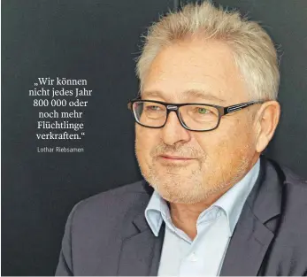  ?? FOTO: RALF SCHÄFER ?? Geht davon aus, dass der Migrations­druck aus Afrika Deutschlan­d und Europa noch sehr lange beschäftig­en wird: Bundestags­abgeordnet­er Lothar Riebsamen.