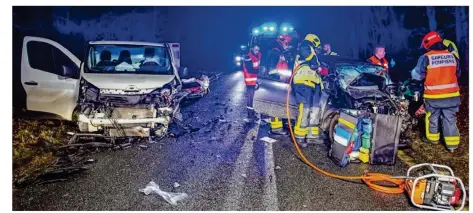  ?? ©Franck Desprez / Sdis 77 ?? Les secours d’urgence aux personnes (victimes et accidents de la route) représente­nt près de 90 % du travail des sapeurs-pompiers, comme ici un accident sur la RD116 à Fontainebl­eau, jeudi 18 janvier 2018.