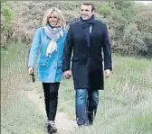  ?? DOMINIQUE JACOVIDES / SEBASTIEN VALIELA / BESTIMAGE / GETTY ?? Los Macron, de paseo en Le Touquet