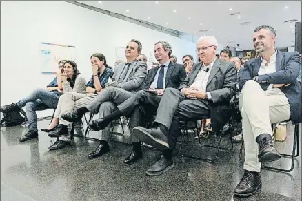  ?? EMILIA GUTIÉRREZ ?? Xavier Domènech, Irene Montero, Pablo Iglesias, Ribeiro de Menezes, Carlos Costa, Mascarell y Santi Vila