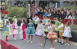  ??  ?? Falla Sant Valerià: Primer Premi Cavalcada Infantil