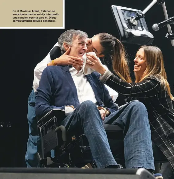  ?? ?? En el Movistar Arena, Esteban se emocionó cuando su hija interpretó una canción escrita para él. Diego Torres también actuó a beneficio.