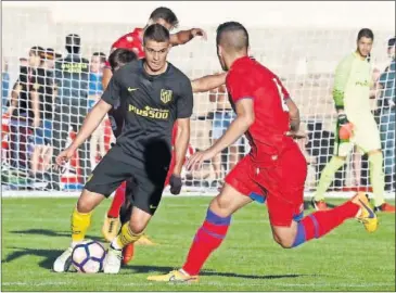  ??  ?? GUSTÓ. En la media hora que tuvo ante el Numancia, Borré dejó buenas muestras de su talento.