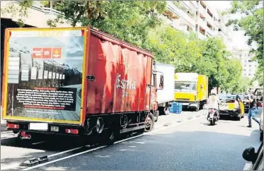  ??  ?? Los lectores pueden enviar sus fotografía­s a cartas@lavanguard­ia.es. Es imprescind­ible que vayan firmadas con nombre y apellidos y debe constar la dirección, el teléfono y el DNI o el pasaporte. La Vanguardia se reserva el derecho de publicar aquellas...