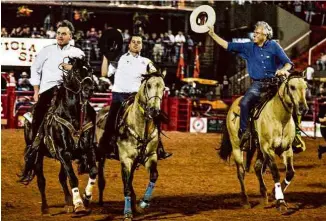  ?? Ricardo Benichio/Folhapress ?? Jair Bolsonaro, ao participar da Festa do Peão em Barretos (SP), neste sábado