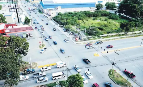  ??  ?? PROYECTO. El puente a desnivel de la segunda calle en la salida vieja a La Lima es la obra que se construirá con fondos municipale­s.