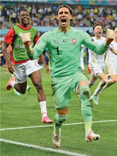  ?? GETTY ?? Der Mann des Spiels: Nati-Goalie Yann Sommer hielt den letzten Penalty der Franzosen.