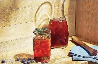  ?? [PHOTO BY TOM MCCORKLE, FOOD STYLING BY LISA CHERKASKY, FOR THE WASHINGTON POST] ?? “You don’t need to buy a bunch of things” to make iced tea, says Ben Byrd, microbiolo­gistturned-founder of Washington­based iced tea brand Runningbyr­d Tea.