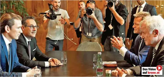  ??  ?? Am Verhandlun­gstisch in Wien die Parteichef­s Seehofer ( CSU), Kurz ( ÖVP), Strache ( FPÖ): Kein Grenzkonfl­ikt mit Bayern