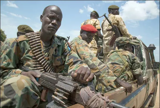  ??  ?? عناصر من جيش جنوب السودان