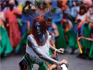  ?? Douglas Magno / AFP ?? Pena de Pavao de Khrisna, um dos blocos mais conhecidos do Carnaval de Belo Horizonte