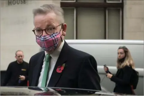  ??  ?? Michael Gove was asked repeatedly by the media about indyref2 but ‘essayed so many shimmies and sidesteps one would have thought he was auditionin­g for Strictly’