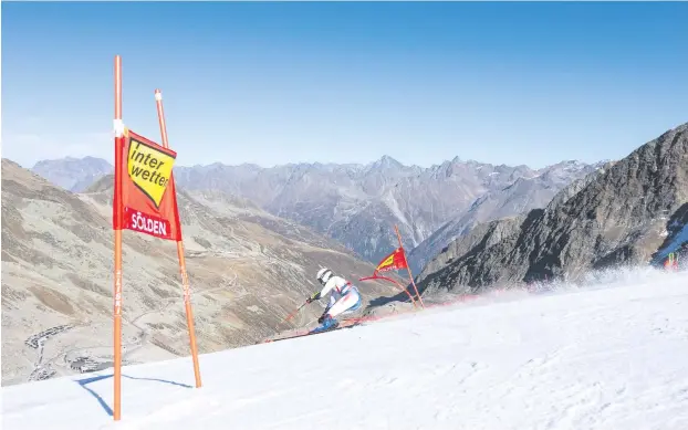  ?? Foto: imago images/Harald Steiner ?? Die Ruhe täuscht nicht:
Auch beim Weltcup-Auftakt in Sölden ist in diesem Jahr alles anders.