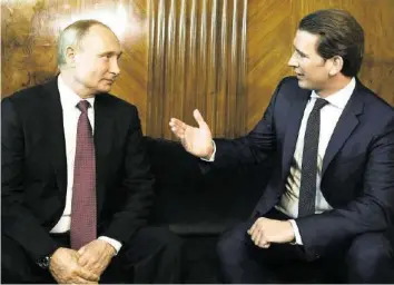  ?? AFP ?? Wladimir Putin wurde in Wien vom österreich­ischen Bundeskanz­ler Sebastian Kurz empfangen.